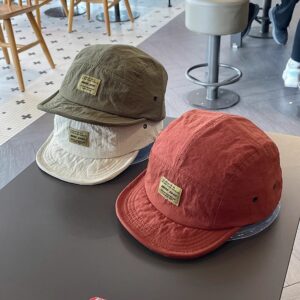 Unisex 5-Panel Baseball Cap, Retro Short Brim Camper Hat, Lightweight Polyester Streetwear Cap with Embroidered Patch, Adjustable Soft Top Hat (54-59cm)