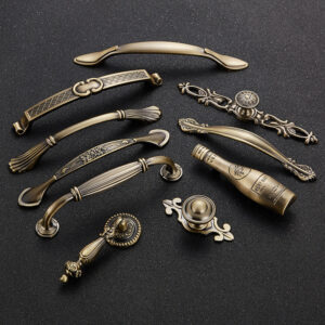 Antique Bronze Furniture Handles & Knobs Collection, Vintage Zinc Alloy Cabinet Pulls, European Retro Drawer Handles for Kitchen, Dresser, and Wardrobe (Multiple Styles)