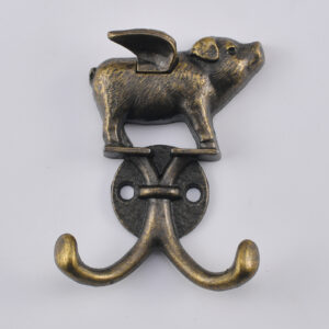 Vintage "When Pigs Fly" Wall Hook, Antique Bronze Flying Pig Double Coat Hook, Whimsical Zinc Alloy Key & Hat Holder for Home, Kitchen, and Mudroom Decor